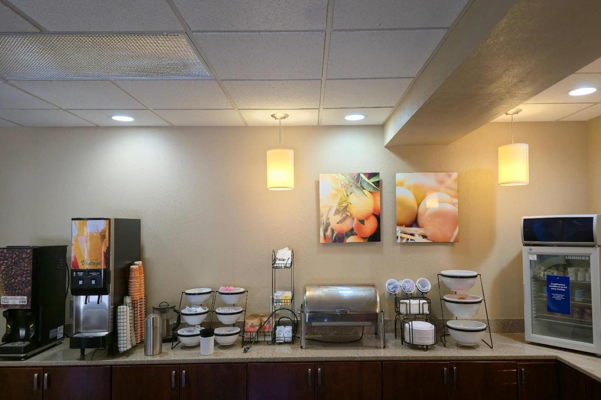 Comfort Inn & Suites Grafton-Cedarburg Eksteriør billede